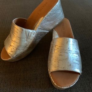 Gentle Souls Silver Wedge Sandals NWB